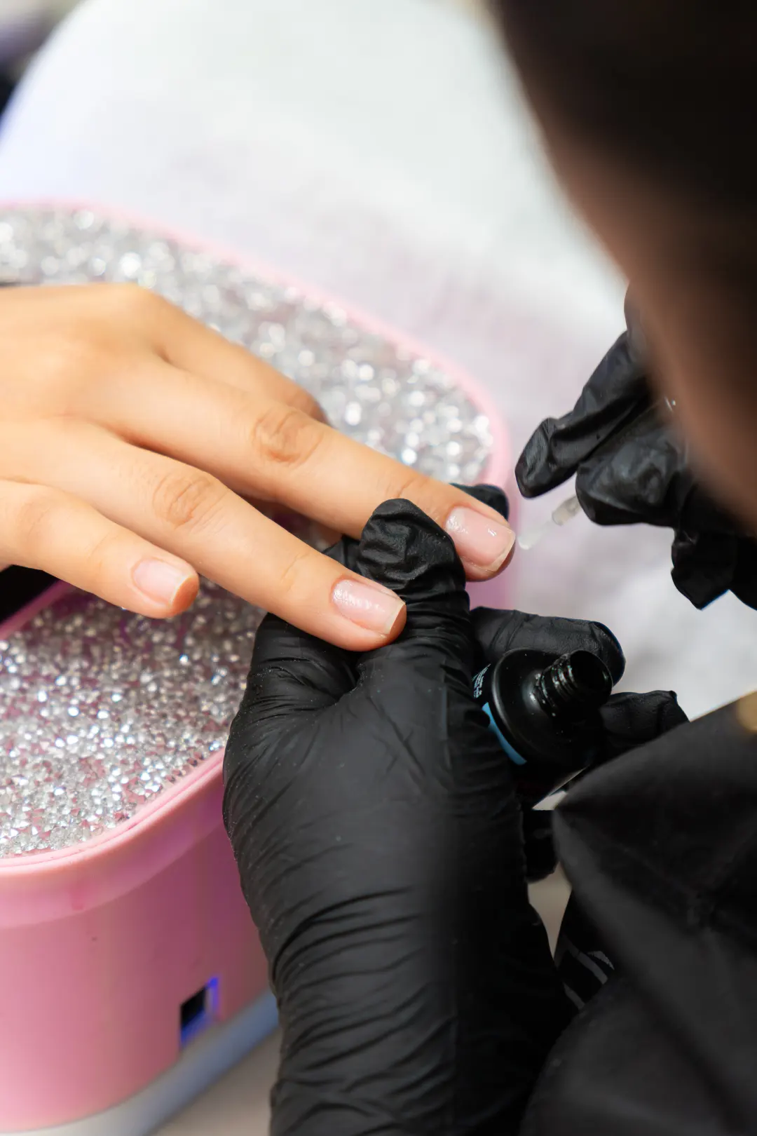 Nail Art Minimalista a Mano Alzada