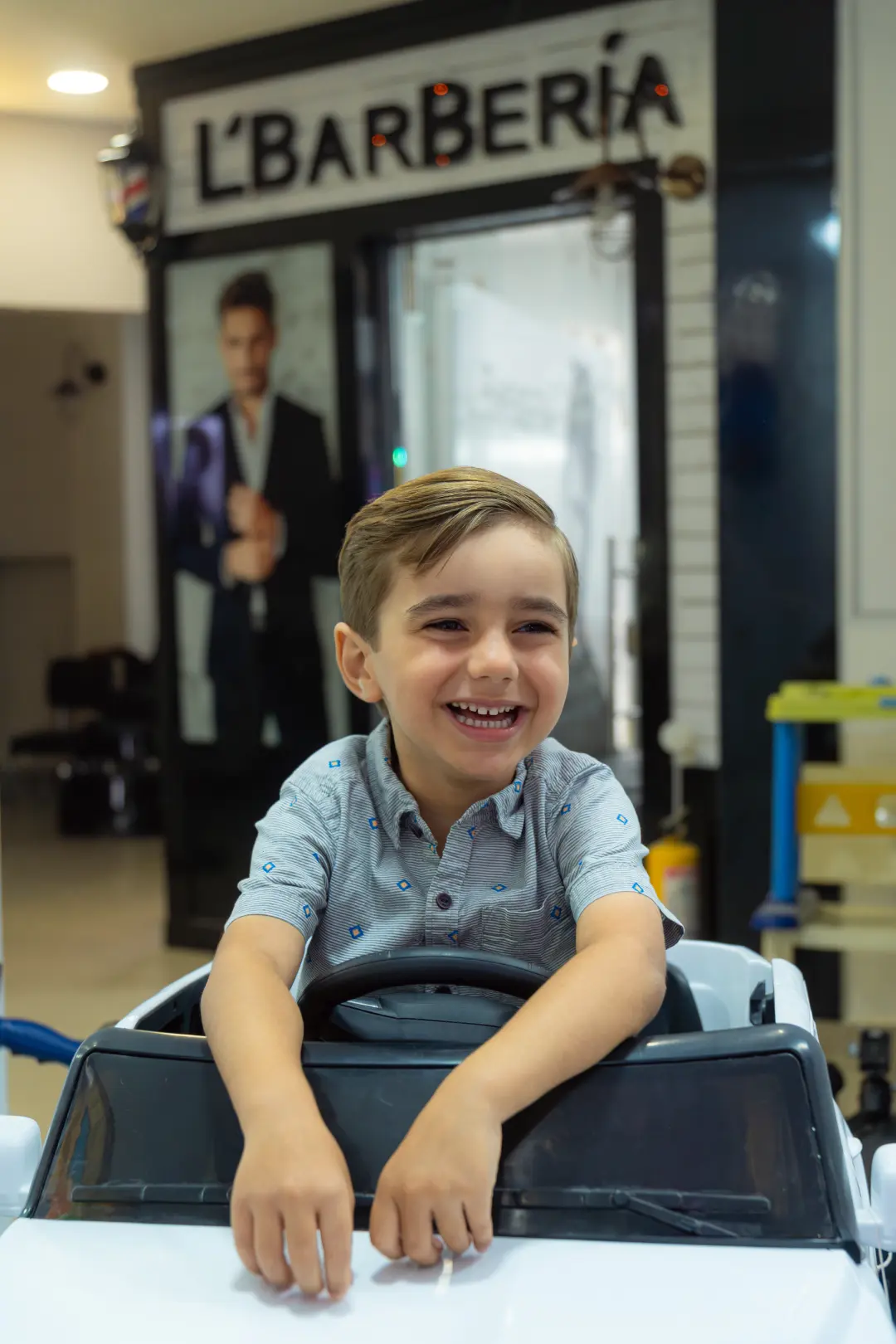 Corte moderno para niño hecho en Mónica Cruz Kids